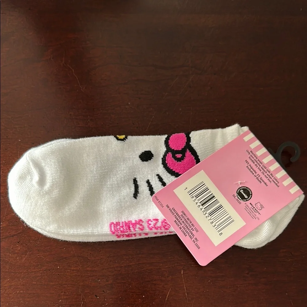 Hello Kitty White No Shows Ankle Socks Shoe Size 4-10